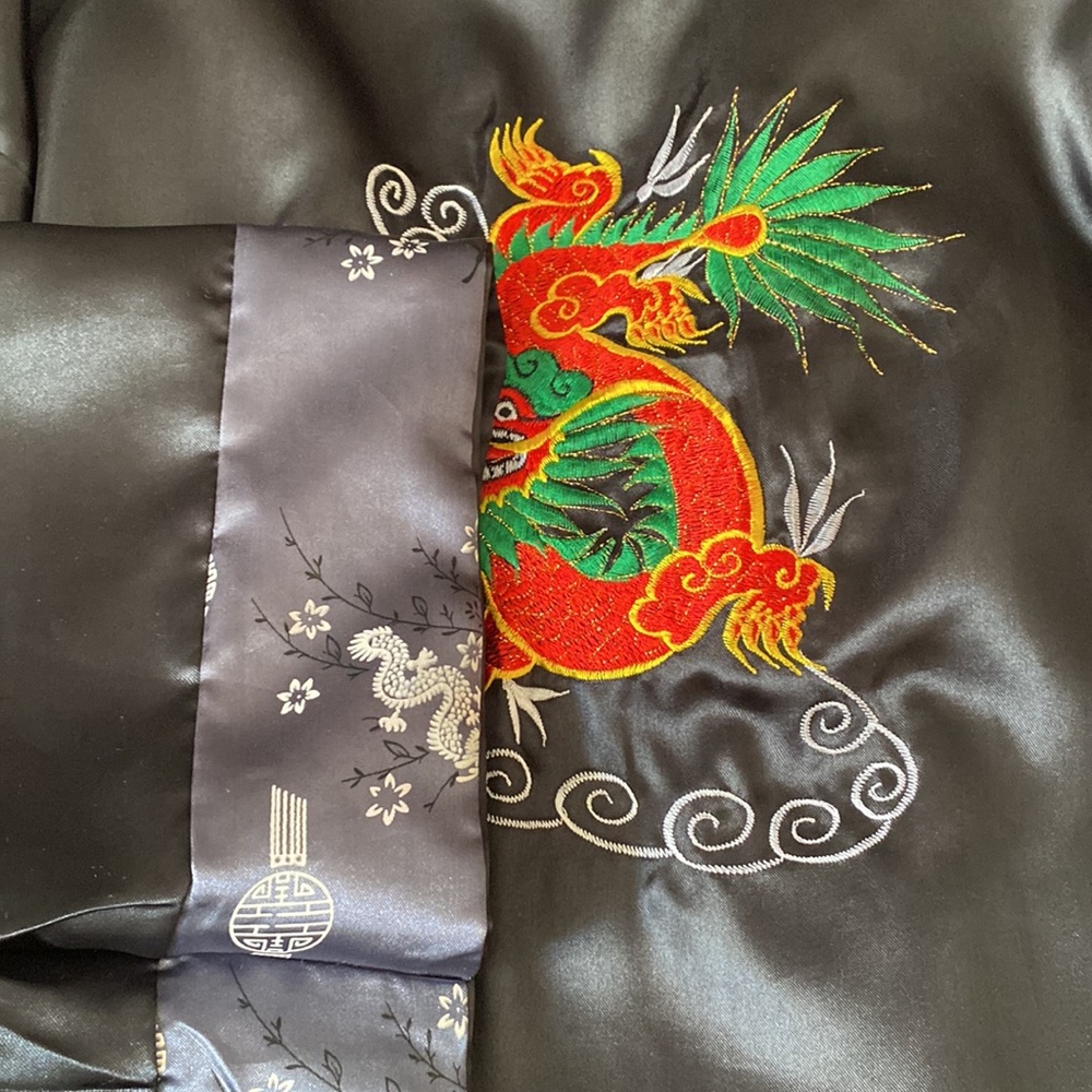 Gown wrapped. - Picture 4 of 5